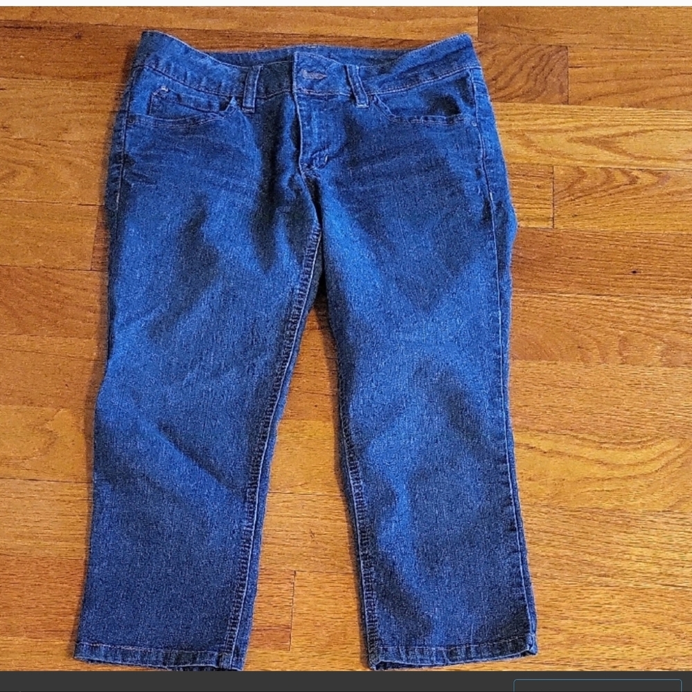 Body Central Blue Women's Capri Jeans. Stretch Material